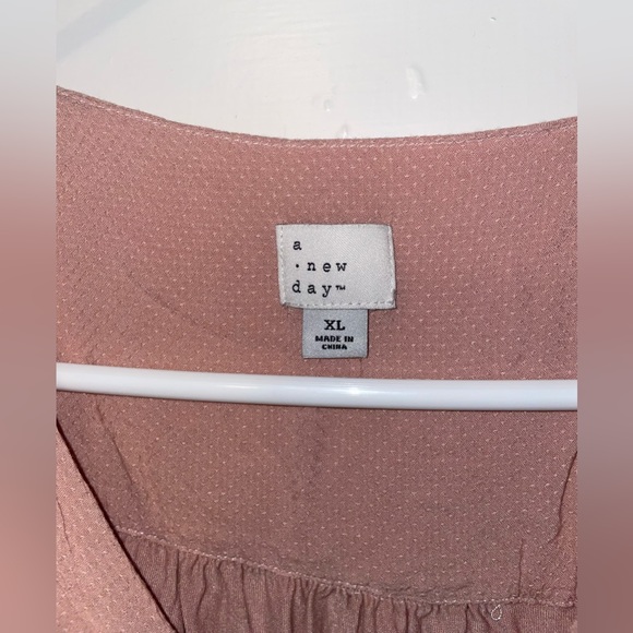 A New Day Light Pink Ruffle Sleeveless Top size X-Large v neck snap blush blouse - Picture 9 of 15